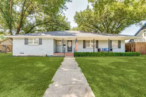 9505 Springwater Dr, Dallas, TX 75228