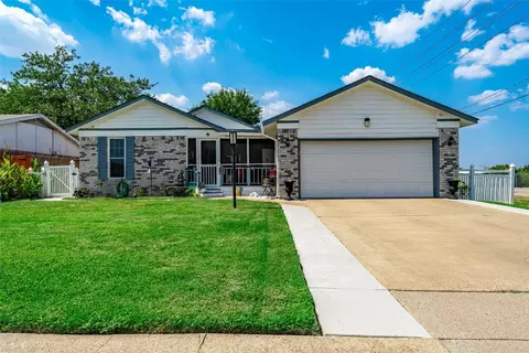 243 Redwood St, Mesquite, TX 75181