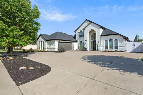111 Odonna Dr, Waxahachie, TX 75165