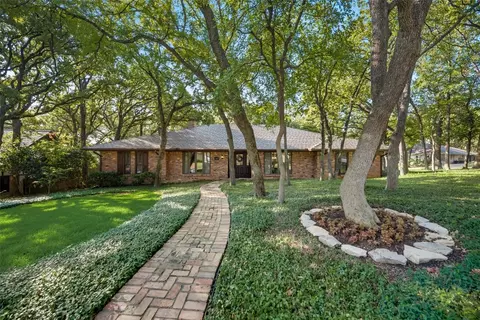2101 Adams Dr, Arlington, TX 76011