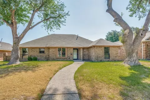 6904 Sweetwater Dr, Plano, TX 75023