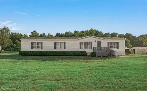 661 Red Chute Ln, Bossier City, LA 71112