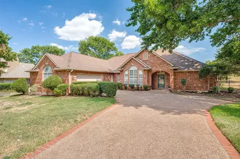 1430 Hidden Oaks Cir, Corinth, TX 76210