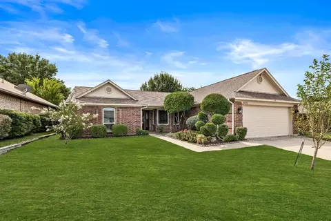 6628 High Lawn Ter, Watauga, TX 76148