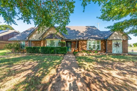510 Bunker St, Paris, TX 75460