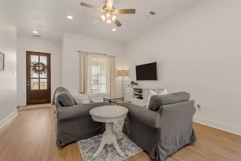 136 Pleasant Path, Snook, TX 77878 photo 6