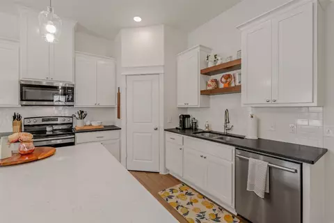 136 Pleasant Path, Snook, TX 77878 photo 13