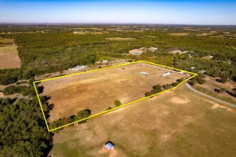 1182 Blackjack Rd, Valley View, TX 76272 photo 3