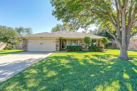 1524 Tobie Layne St, Benbrook, TX 76126