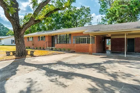 201 Lee St, Sulphur Springs, TX 75482