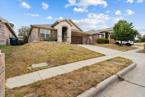 10137 Blue Bell Dr, Fort Worth, TX 76108