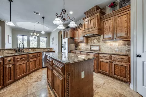 2047 Willow Bend Dr, Oak Leaf, TX 75154 photo 8