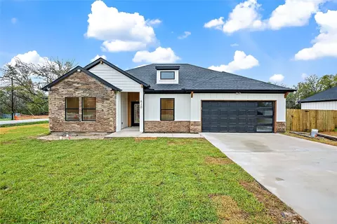610 S Williams St, Italy, TX 76651