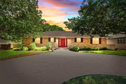 6768 E Mockingbird Ln, Dallas, TX 75214