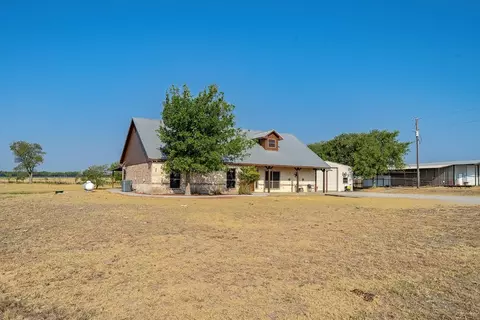 10340 Dyer Rd, Sanger, TX 76266