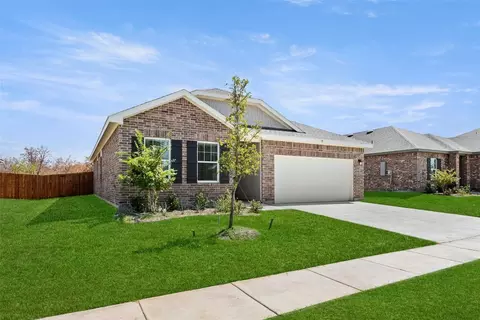 35 Glen Crossing Rd, Edgecliff Village, TX 76134