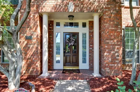 8017 Sunscape Ln, Fort Worth, TX 76123