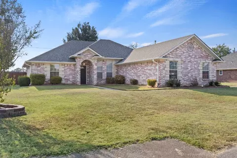 2703 Silver Spring Trl, Mount Pleasant, TX 75455