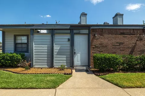 604 Bellaire Dr #B, Hurst, TX 76053