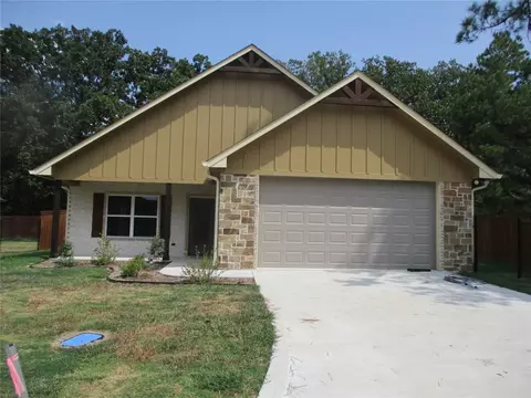 129 Oak St, Emory, TX 75440