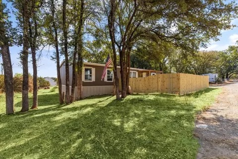 3201 Gregory Ct, Granbury, TX 76048