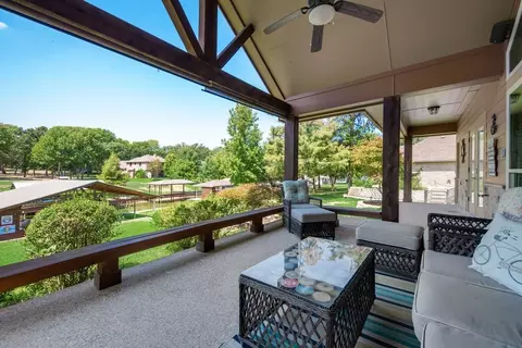 107 Bull Run Dr, Streetman, TX 75859