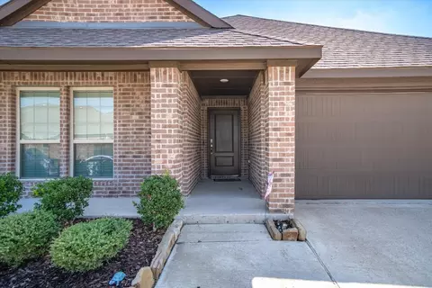 208 Sunny Corner Rd, Royse City, TX 75189