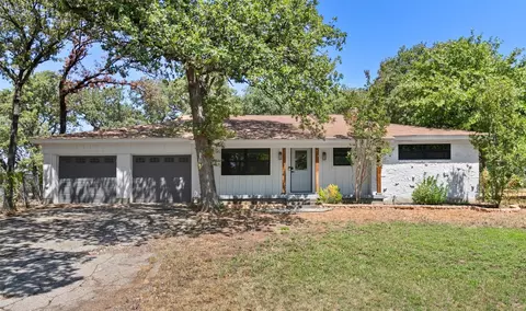8609 Timber Dr, North Richland Hills, TX 76182