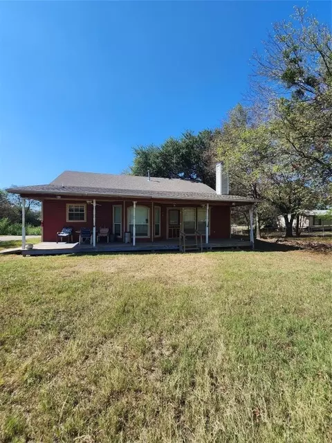 147 Stacks Rd, Ennis, TX 75119