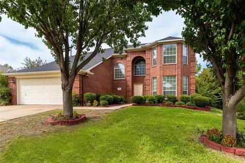 211 Cliffdale Dr, Euless, TX 76040
