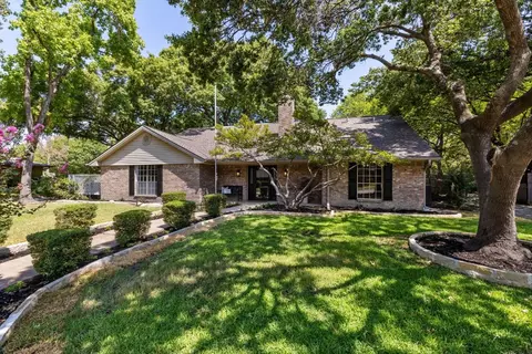 3007 Creekbend Dr, Plano, TX 75075