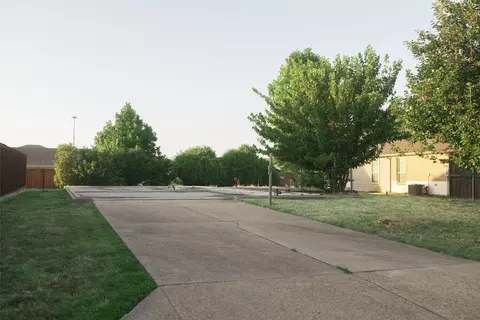 4818 Bayport Dr, Garland, TX 75043