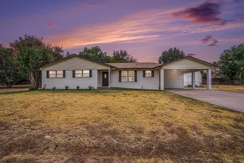 1042 Abbie Ln, Glen Rose, TX 76043