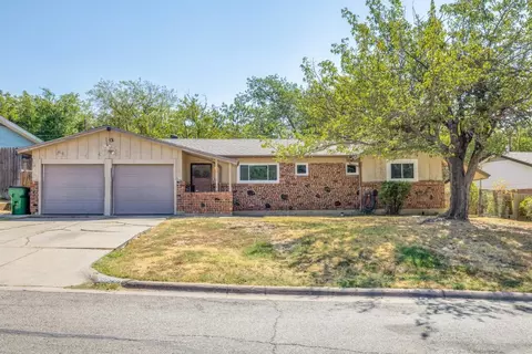 4528 Dee Ln, Haltom City, TX 76117