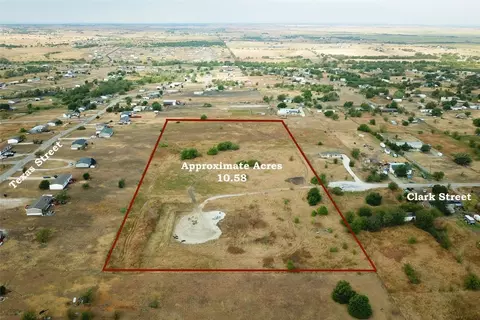 5616 Texas St, Joshua, TX 76058