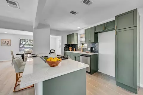 2215 Sea Island Dr, Dallas, TX 75232