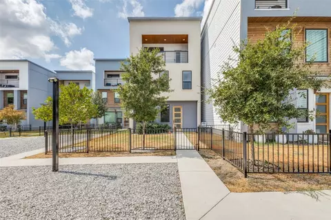 718 Rainwater Rd, Dallas, TX 75218