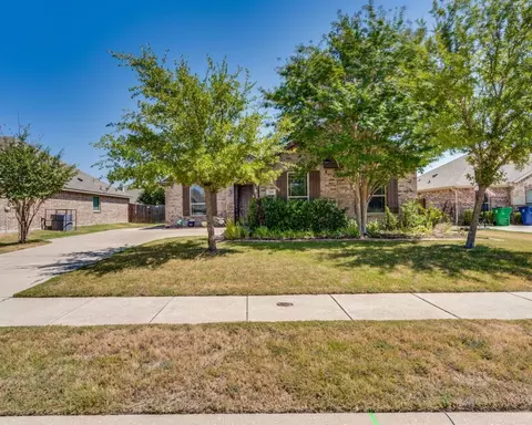 204 Saxon St, Waxahachie, TX 75165