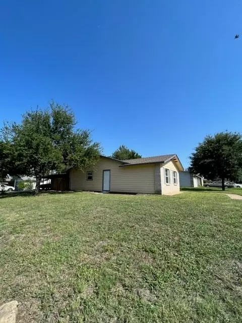 2832 Ridgeview Ln, Irving, TX 75062