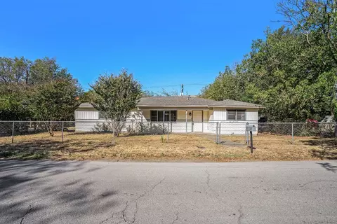 1205 N Brazos Ave, Cleburne, TX 76031