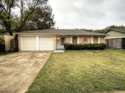 6812 Echo Hill Dr, Watauga, TX 76148