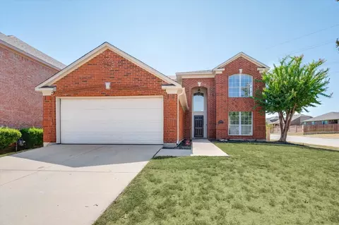 801 Missouri Ln, Saginaw, TX 76131