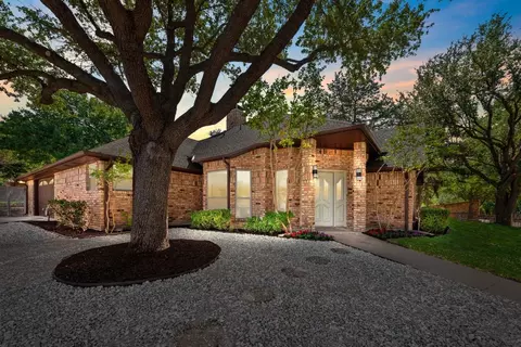 5342 Whispering Oaks Dr, Dallas, TX 75236