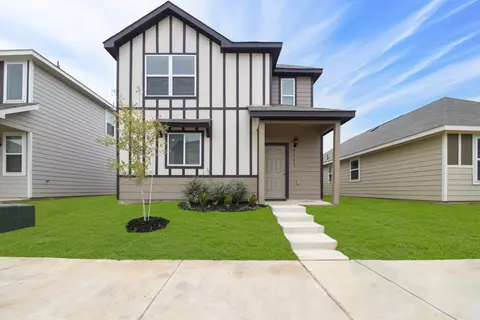 5641 Topwater Trl, Fort Worth, TX 76119