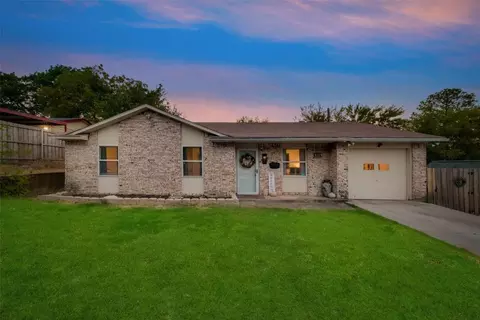 1606 Dorothy Dr, Grand Prairie, TX 75051