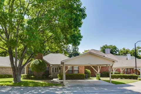 2892 Inniswood Cir, Arlington, TX 76015