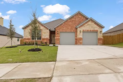 1908 Echo Lake Ct, Cleburne, TX 76033