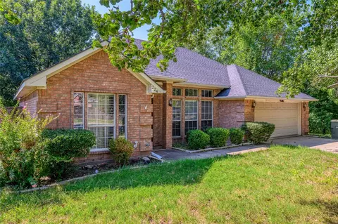 224 E North Creek Dr, Sherman, TX 75092