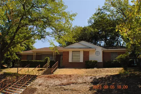 928 Ray Andra Dr, Desoto, TX 75115