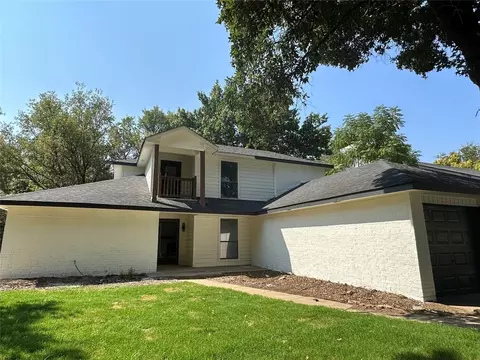 2335 Norwich Ln, Grand Prairie, TX 75052
